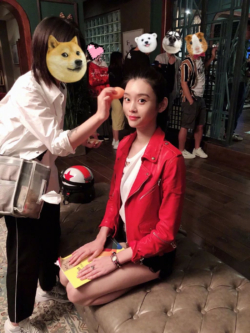 假期晒黑了怎么快速变白？试试刘雯、张馨予、林允的皮肤急救方案