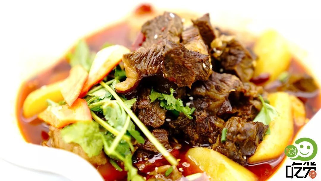 烧烤来了！地道*疆新**味藏在这里！全羊席、川菜包圆！