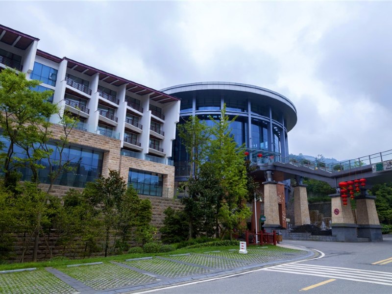 叫板“国际温泉小镇”的花水湾，国庆后错峰就去这儿！