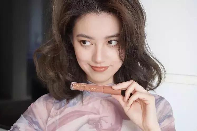 当男朋友和口红同时掉进水里,口红掉进水里了有用吗