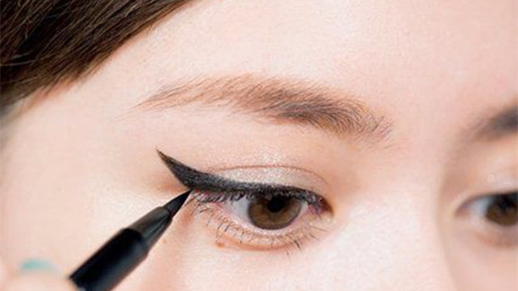 刚开始学化妆用哪些平价彩妆最好,化妆入门彩妆推荐哪款好用