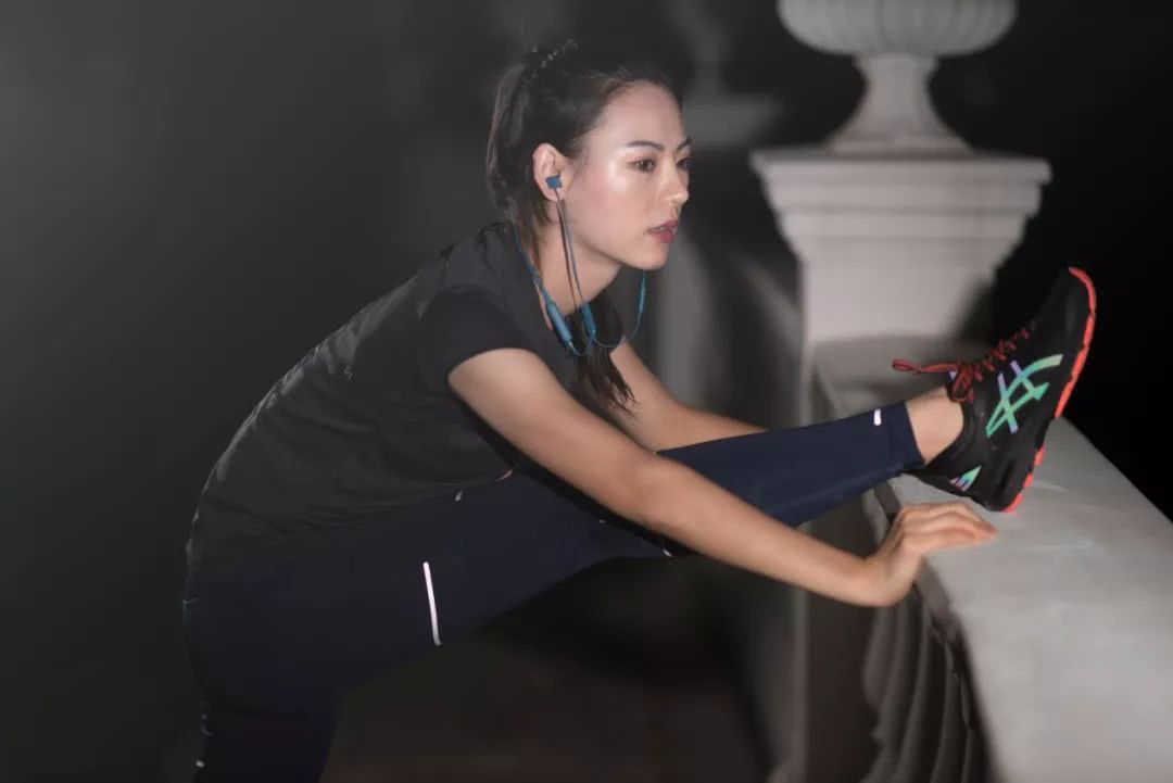 沿着42.195公里的跑道，她们奔向生活的远方