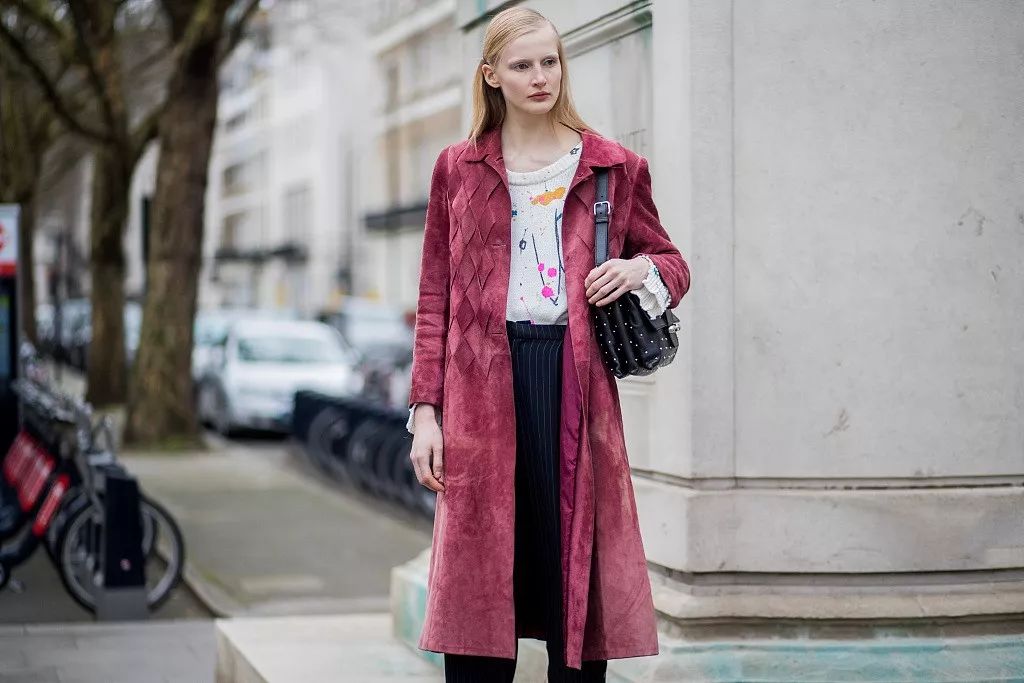 好看的格纹毛衣非常百搭好看,明星同款棋盘格开衫毛衣