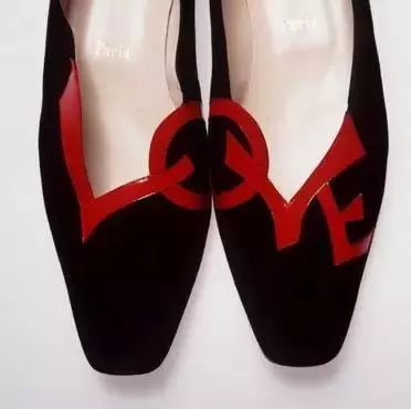 christian louboutin中文叫什么 (christian louboutin怎么读)