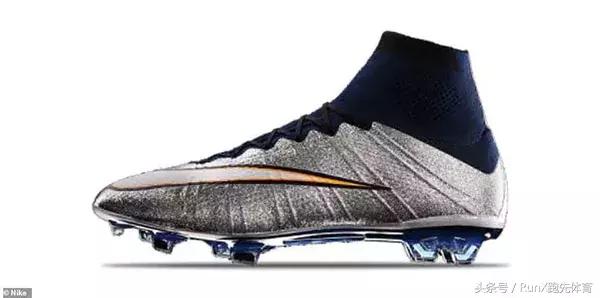c罗15年踢曼城,c罗15代球鞋