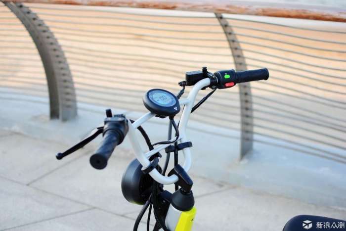 这才是真正的电动自行车,小牛评测特斯拉