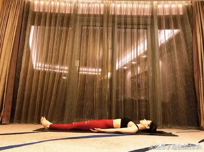 冬季手脚冰凉改善血液循环瑜伽,手脚发凉适合做哪些瑜伽