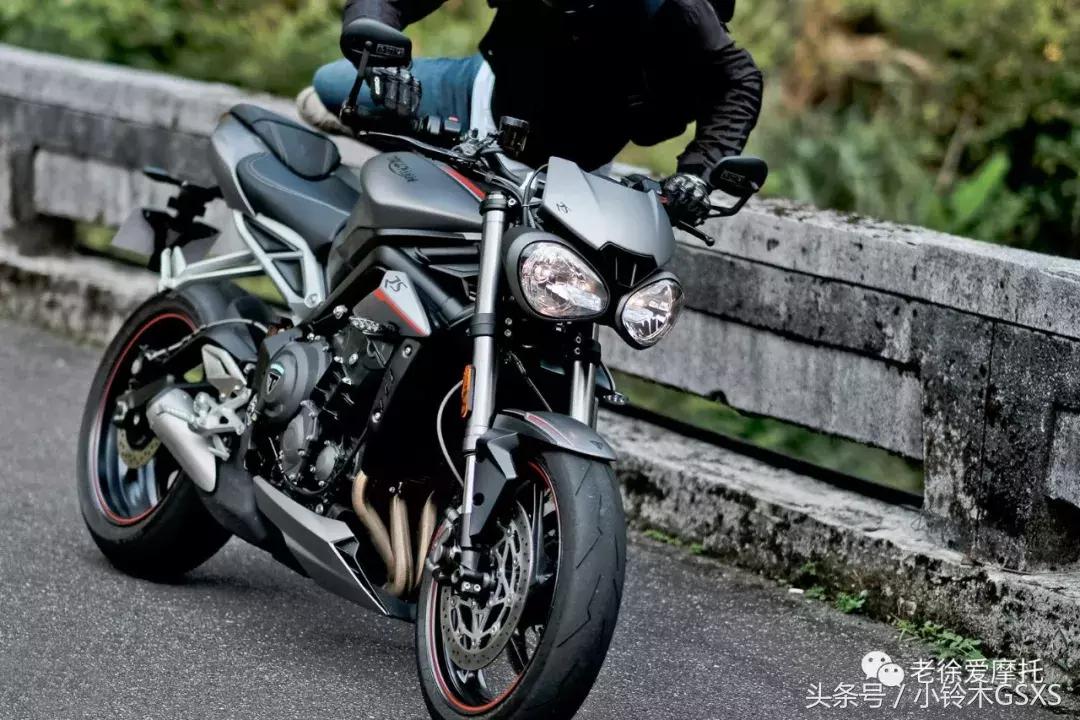 凯旋streettriple765rs评测,凯旋765rs新老款对比