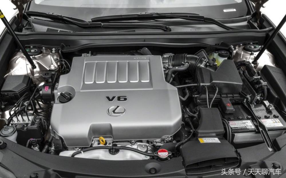 2017款雷克萨斯ES350一款专为舒适设计的中型车，拥有全尺寸轴距