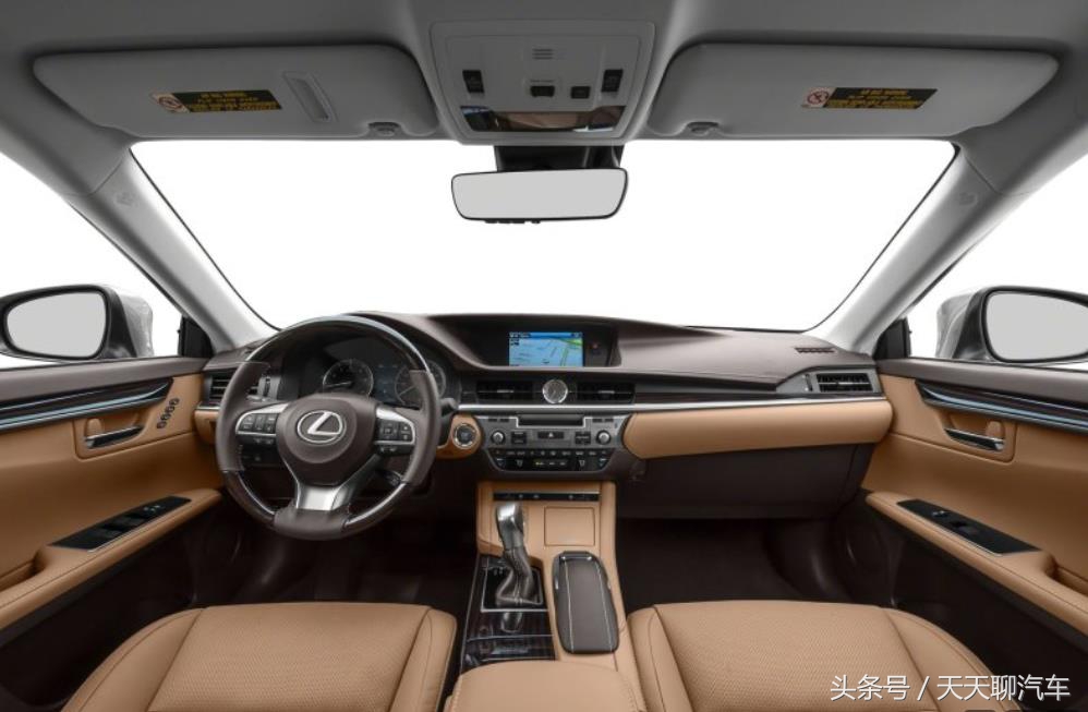 2017款雷克萨斯ES350一款专为舒适设计的中型车，拥有全尺寸轴距