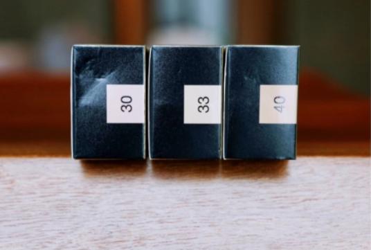 烟酰胺气垫粉底液,光感透润烟酰胺养肤粉底液