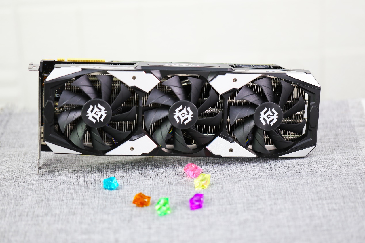 奔腾也能默秒全？G4560+2080Ti玩游戏会怎样