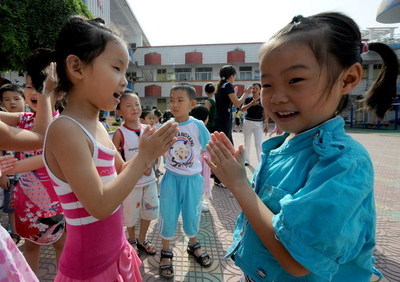 适合小学生班上玩的趣味游戏,小学生课间室内趣味游戏有道具