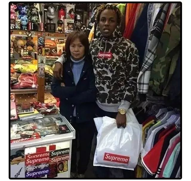 这位大妈是全纽约最狠的Supreme二道贩子