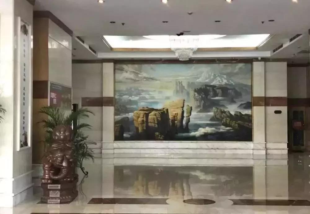 石家庄不相信眼泪，但相信洗浴