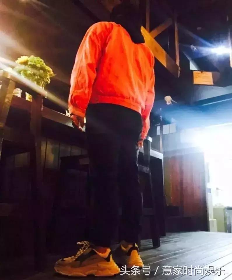 采访别人一身衣服多少钱,采访男生一身穿搭几十万