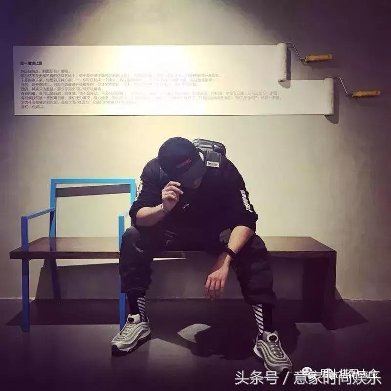 采访别人一身衣服多少钱,采访男生一身穿搭几十万