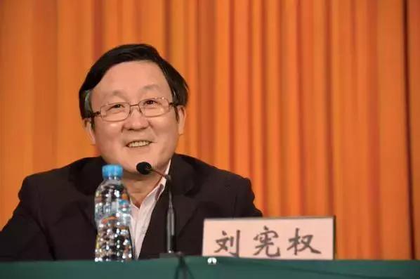 讲法律很有意思的老师,最有趣的法律老师