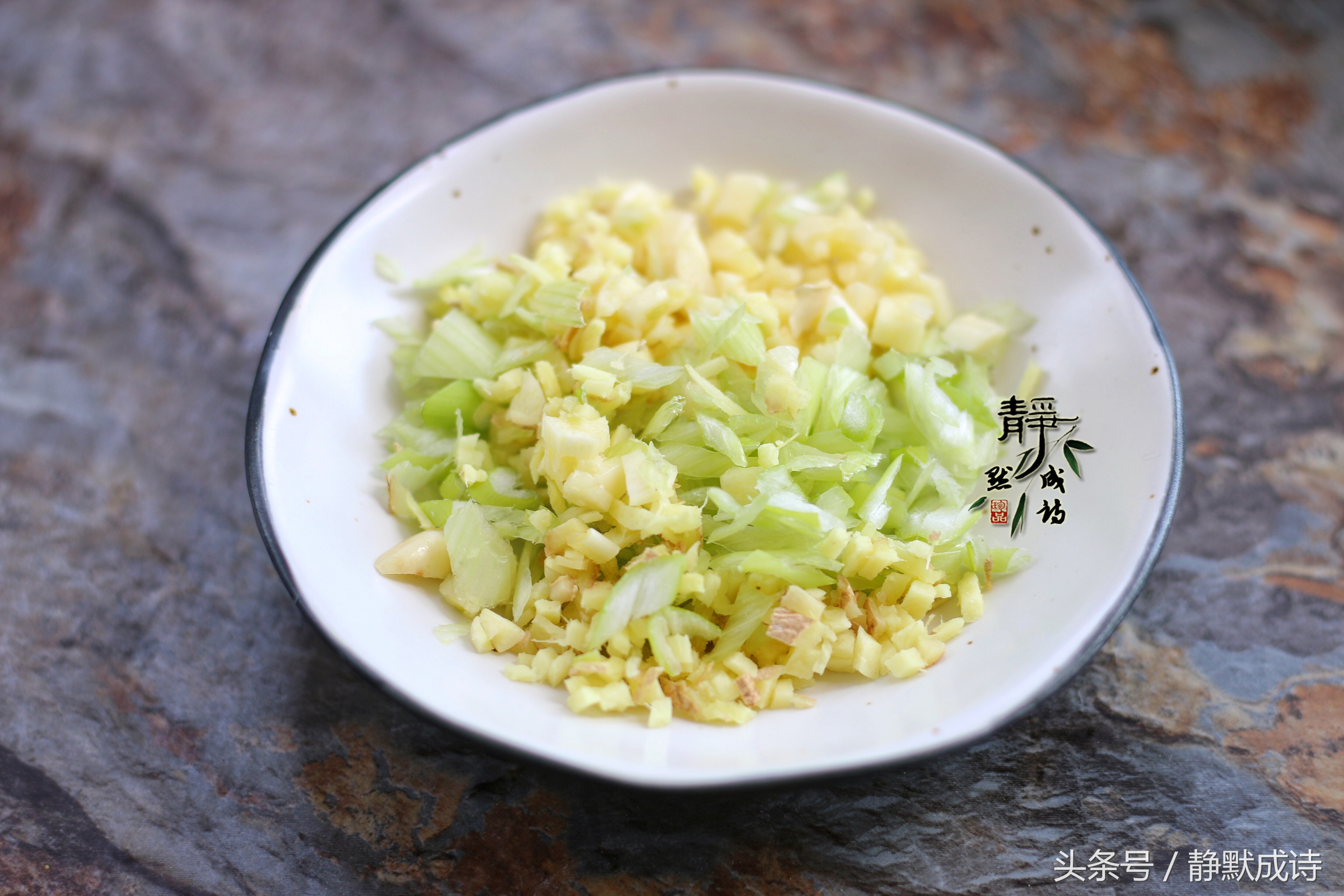 油泼面的家常做法需要过水吗,油泼面的10种做法