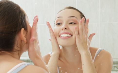 护肤中清洁保湿防晒最重要,春季保湿防晒护肤