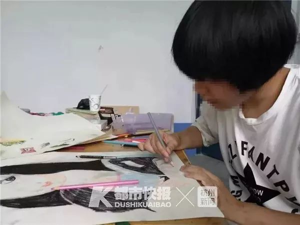 小姑娘画的蒙娜丽莎,中国小孩画蒙娜丽莎被收藏