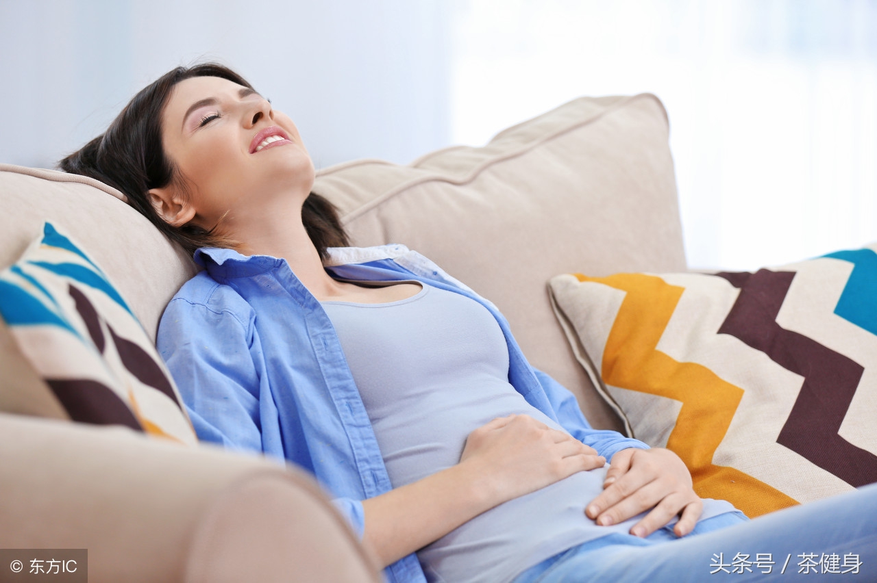 肚子胀气做哪个瑜伽动作,肚子胀气瑜伽动作大全