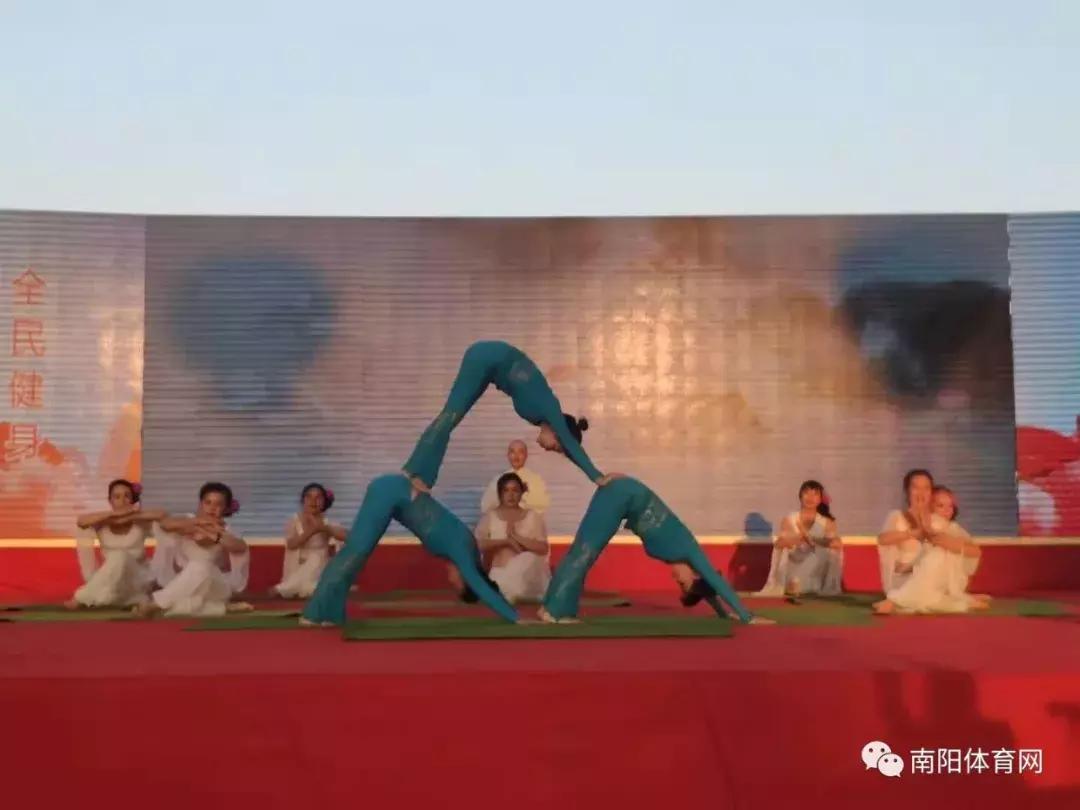 舞动广场健身操,2018南阳市广场舞健身操