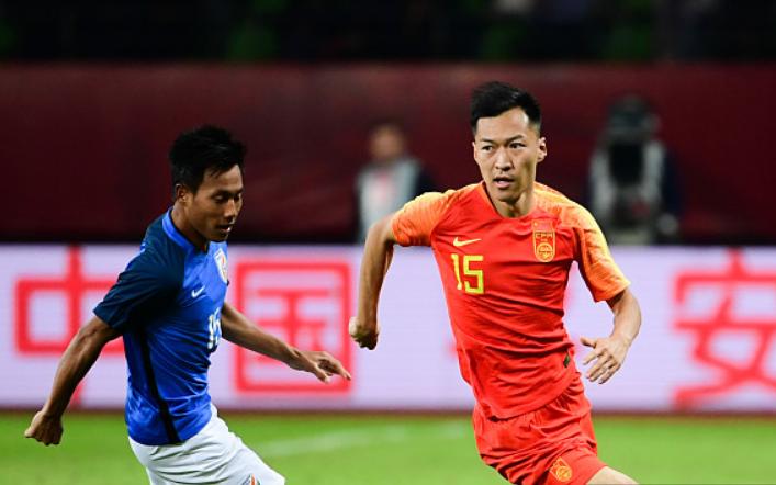 郑智接班人险重伤！痛苦嚎叫吓懵印度球员1年半前曾重伤被抬出场