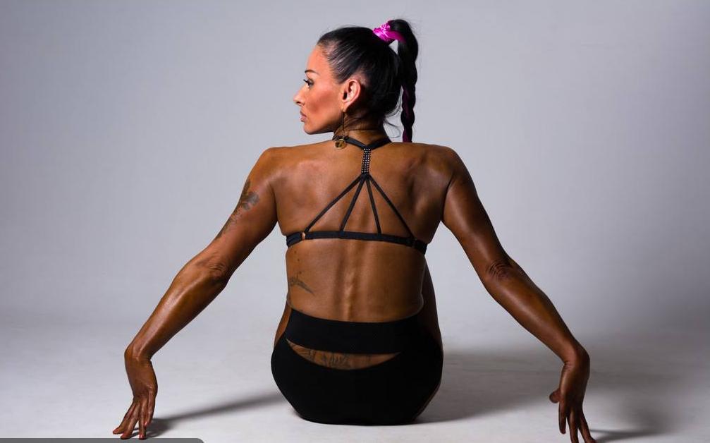 背部看起来很厚怎么办,背部一边宽一边窄怎么改善