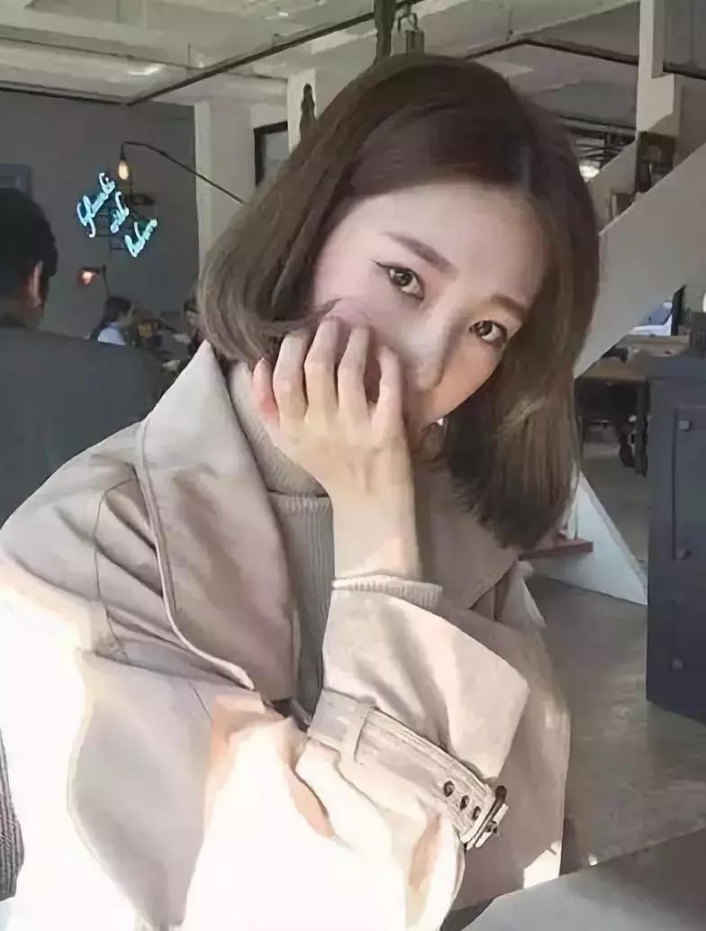 淑女风格的女生头发怎么梳,梳简单又减龄的发型