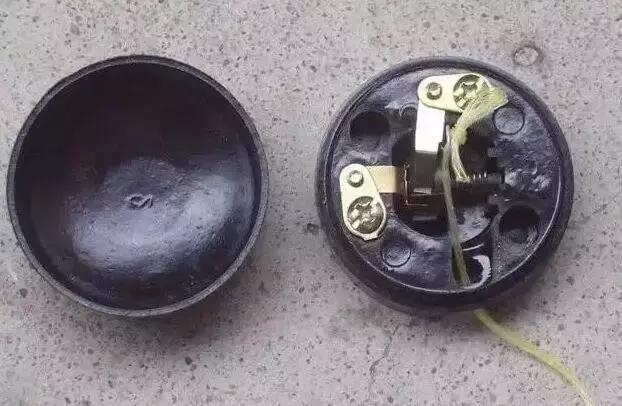 一开三控多控开关怎么接线,双控四灯的接法