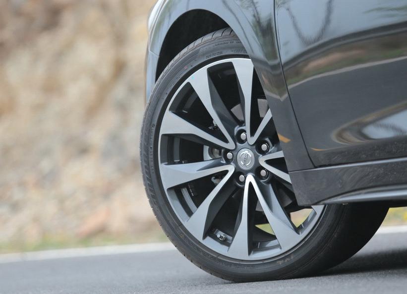 姣斿嚡缇庣憺杩樺竻鐨刡绾ц溅,姣斿嚡缇庣憺杩樿壇蹇冪殑b绾ц溅