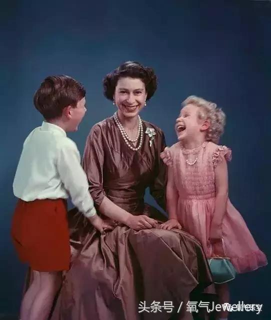 钻石对于女人的魅力,女人为什么对爱情如此执着