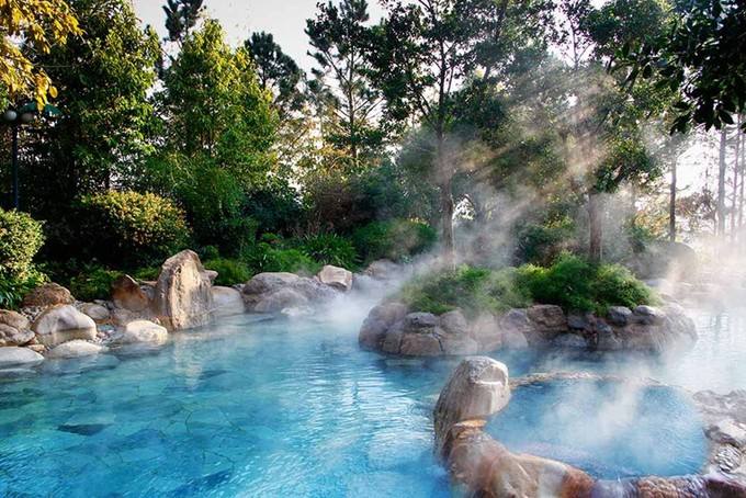 我和寒冷有个约会,这个冬天特别冷一起泡温泉