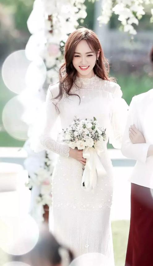 最近唐嫣罗晋消息 (唐嫣罗晋官宣小时候合照是真的吗)