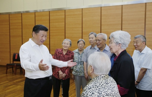 尊老敬老爱老助老，习*平近**身体力行