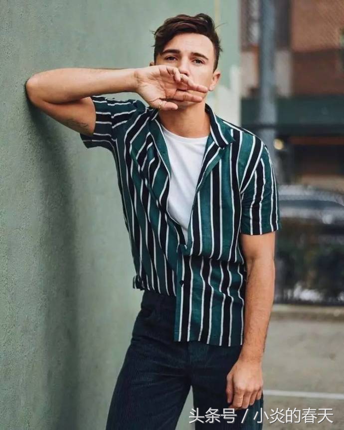 又时髦又帅气的发型穿搭男,帅哭男孩造型