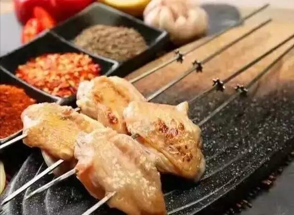 秋冬转凉吃啥?三个丑皮匠带你从上海吃到东南亚,这家烧烤不简单