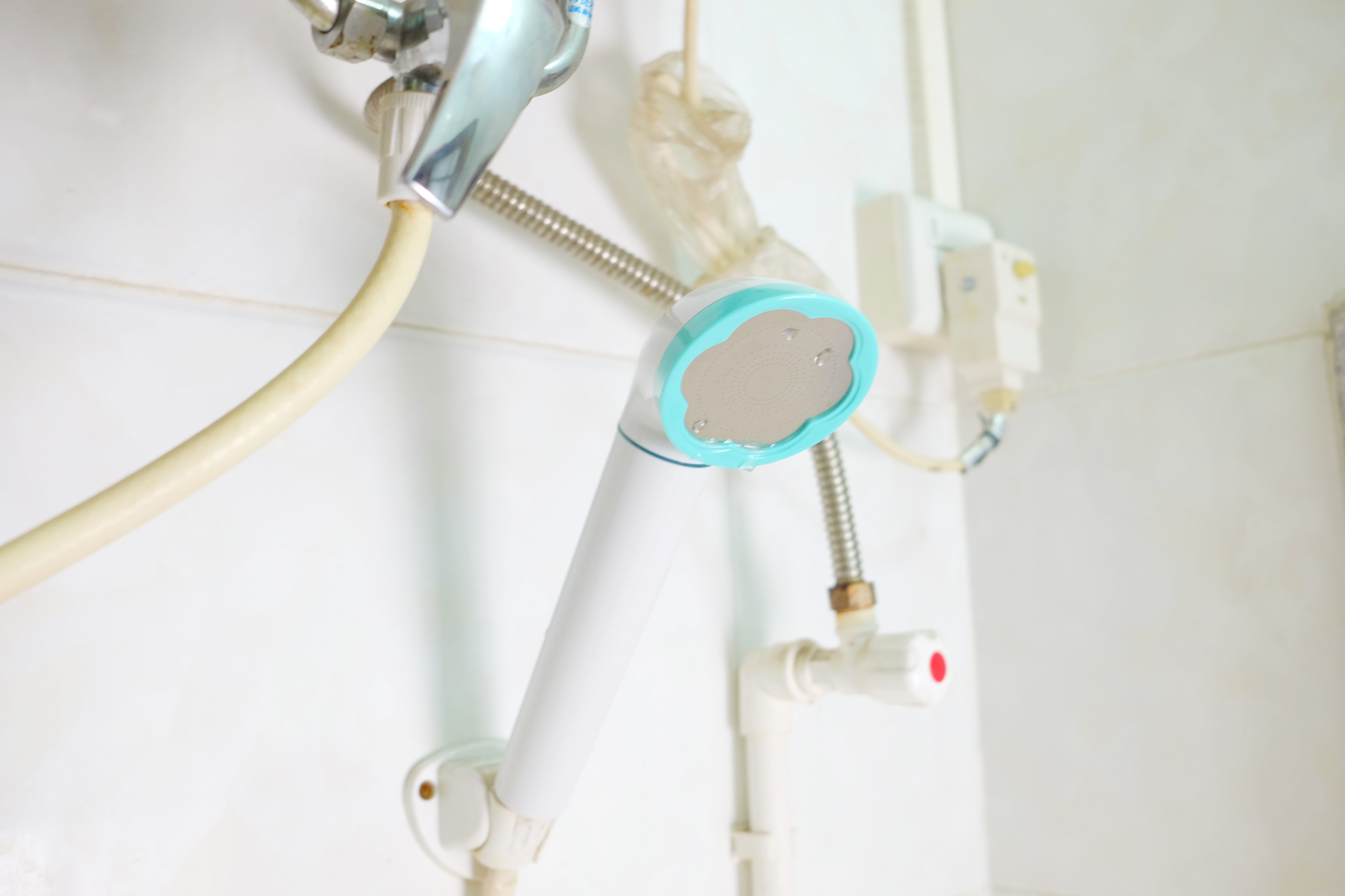 洗完澡皮肤痒是过敏吗,洗完澡皮肤瘙痒是湿气重吗