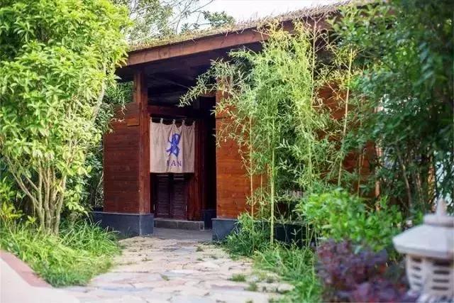 秋意浓，又到了泡温泉的好时节！南京汤山可真是个泡温泉的好地方