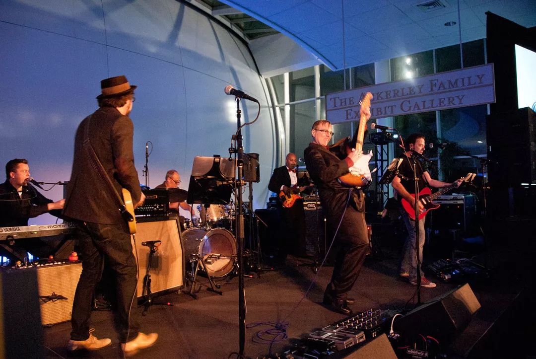 微软创始人保罗艾伦有多少股份,微软创始人逝世视频