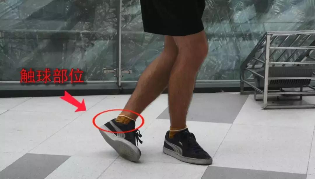 内马尔交叉腿射门,内马尔交叉过人教学