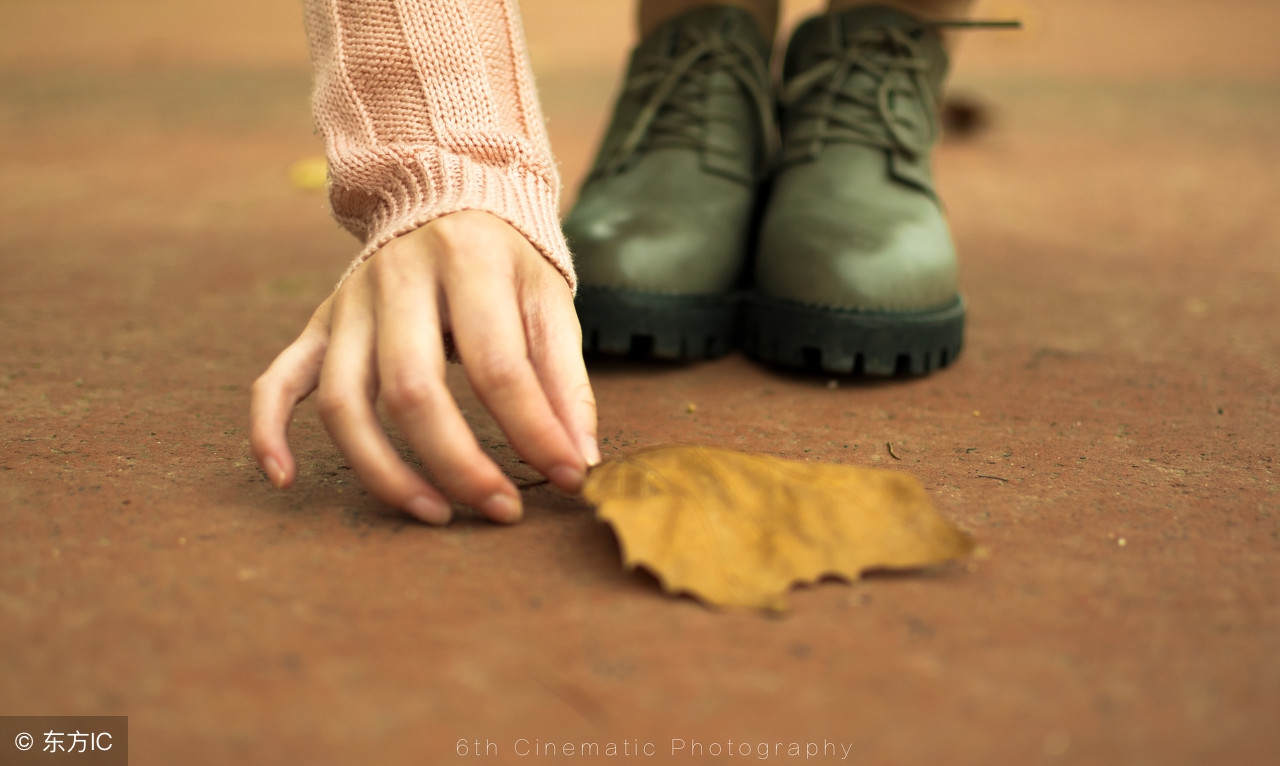 现女友要和前男友复合该怎么办,现女友执意要和前女友在一起