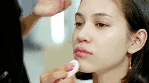 你真的会使用气垫粉饼吗?黄金6步骤,错一步你的妆就白化