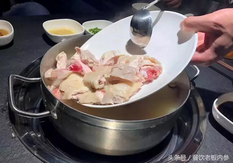 一条街开了3家店,一条街上开3家店货品能一样吗