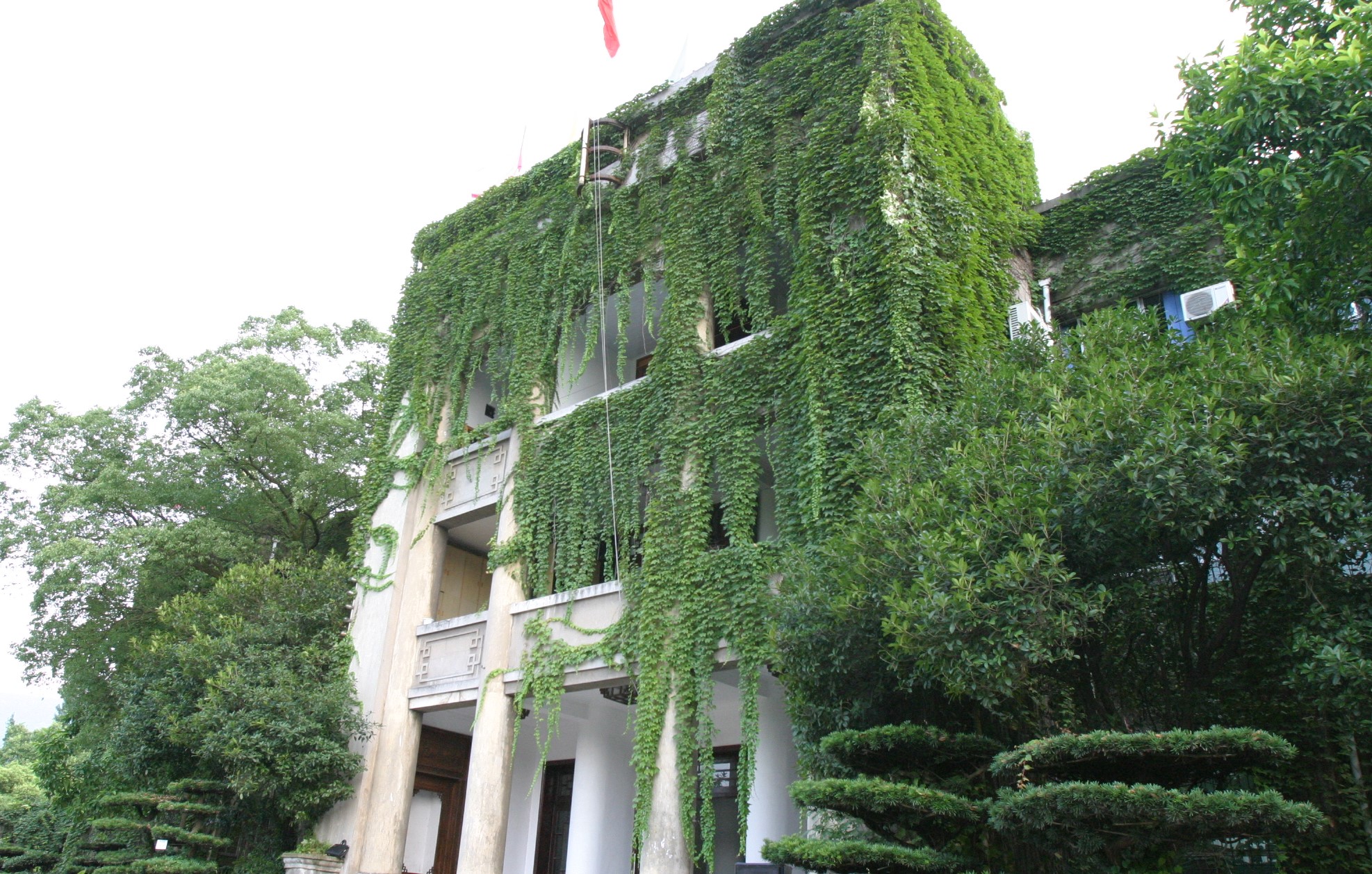 录取分偏低的211大学,分数低的211文科