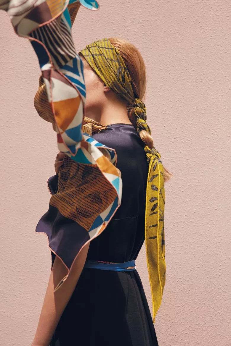 爱马仕丝巾为什么那么贵？原来2年才能制作1条！