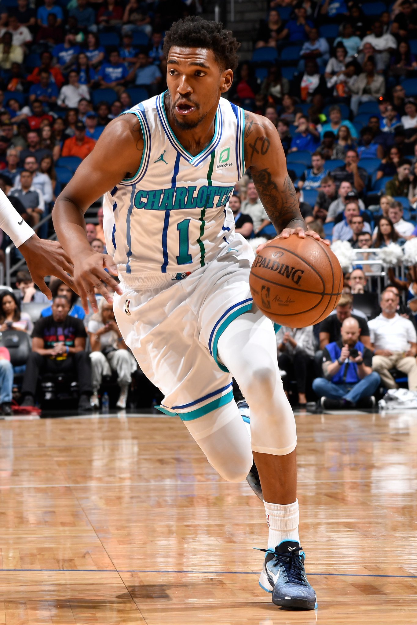 NBA今日球鞋精选：杜兰特蜜汁审美自创鸳鸯鞋安踏为汤神出新款