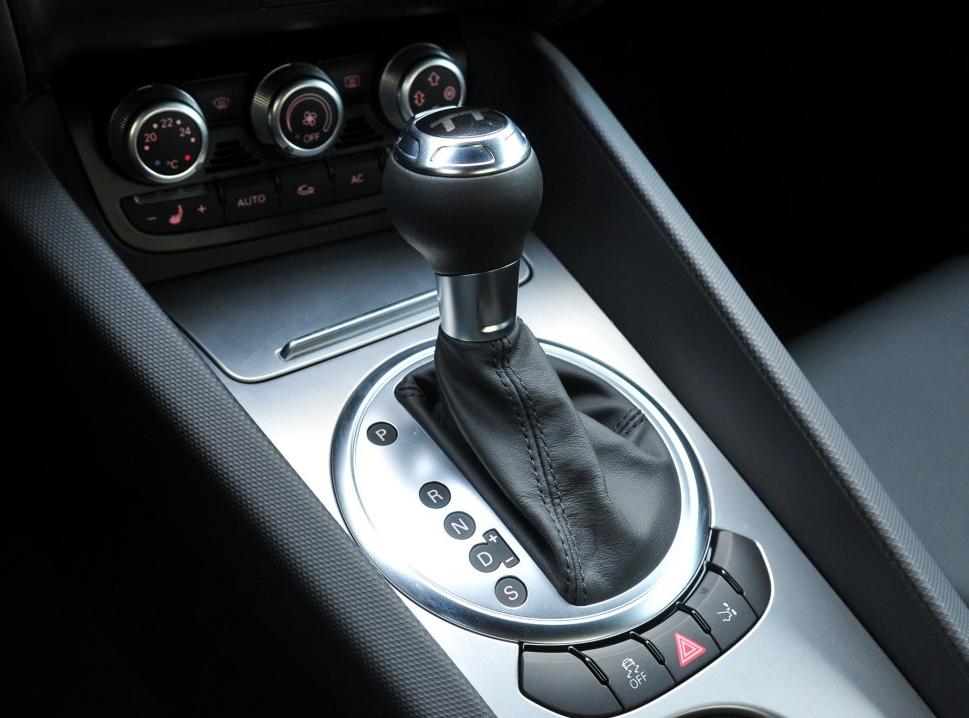 奔驰slc宝马z4奥迪tt哪款车最快,700公里宝马z4要多少油钱