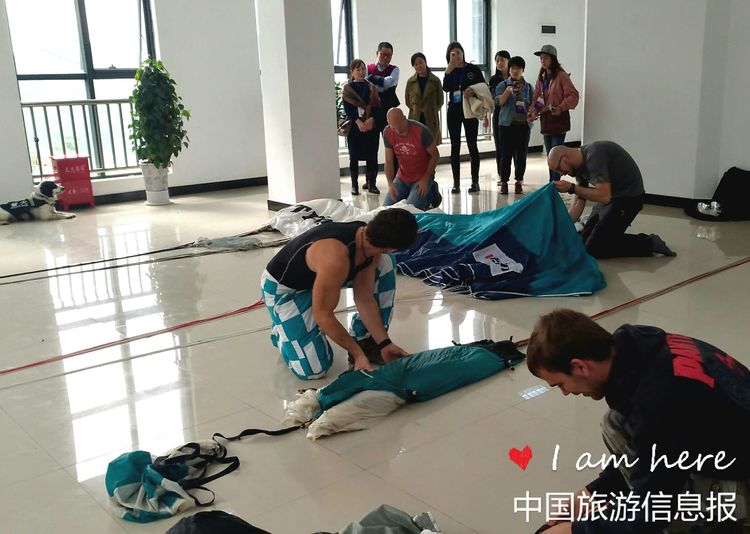 贵州安顺坝陵河大桥跳伞,黄果树坝陵河大桥蹦极跳伞